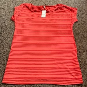 BNWT Medium Two-tone red Maternity shirt